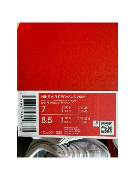 Athletic_Shoes